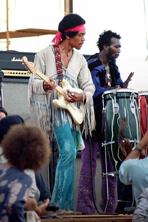 Jimi Hendrix Woodstock, Jimi Hendrix Art, Woodstock Music, Gallery Photography, Woodstock 1969, Jimi Hendrix Experience, Football Cheerleaders, Stevie Ray Vaughan, Stevie Ray