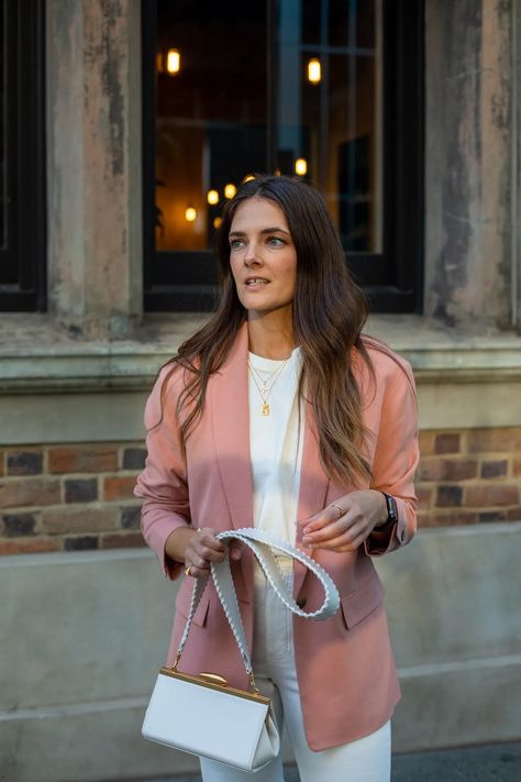 dusty pink Everlane blazer with white t-shirt outfit idea for women Pink And White Outfit Ideas, Everlane Blazer, Outfit Ideas Brunch, White T Shirt Outfit, Pink And White Outfit, White Outfit Ideas, T Shirt Outfit, Blazer Outfits For Women, Soft Autumn