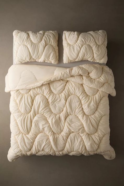 Gwendolyn Puffy Comforter | Urban Outfitters Bedding Urban Outfitters, Urban Outfitters Dorm Room, Down Comforter Bedding Ideas, Cream Comforter Bedding, Urban Outfitters Bedroom Bedding, Puffy Comforter, Cute Comforters, Urban Outfitters Dorm, Living Room Cottagecore