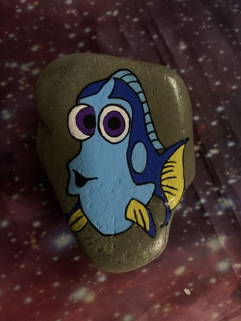 Kindness Rocks Project. Rock painting ideas. #KROCKS #kindnessrocks #kindnessmatters #kindnessrocksproject #kindnesschallenge #kindnessrules #kindness #rockpaintingideas #rockpainting101 Dory Rock Painting, Finding Nemo Painted Rocks, Nemo Rock Painting, Forest Schools, Kindness Rocks Project, Dory Finding Nemo, Kindness Challenge, Pot Painting, Rock Painting Ideas