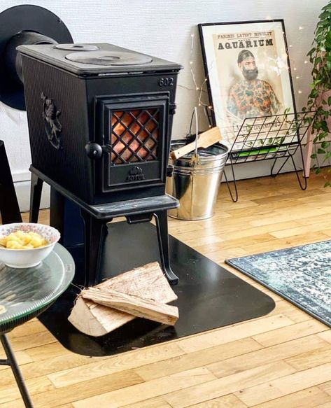 48 Wood Stove Hearth Ideas [with Images] Stove Hearth Ideas, Wood Stove Hearth Ideas, Freestanding Wood Stove, Wood Stove Decor, Free Standing Wood Stove, Corner Wood Stove, Wood Stove Surround, Hearth Ideas, Stove Hearth