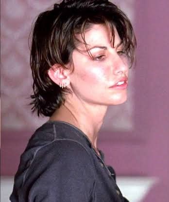 Bound 1996, Tomboy Girls, Kickass Women, Masc Women, Gina Gershon, Hair Inspiration Short, Hair Reference, Dream Hair, Attractive People