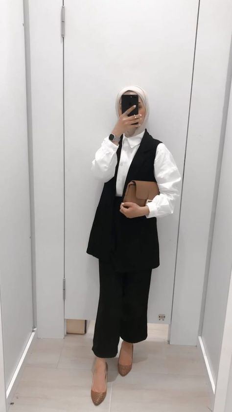 Modest Formal Outfits For Women, Formal Look Hijab, Blazer Outfits For Women Hijab, Hijabi Lawyer, Formal Outfits For Women Hijab, Formal Hijab Outfit, Hijab Office, Modest Work Outfits, Office Wear Dresses