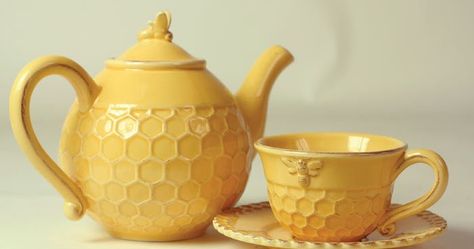 Hi Everyone....I found this super cute shop via Pinterest and had to get these super sweet Honey Bee Cups....so I ordered two sets of ... Bee Cottage, Bee Vintage, Rent House, Kitchen Theme, Kitchen Ideals, Cream Pitcher, Apartment Goals, Cuppa Tea, Bee Inspired