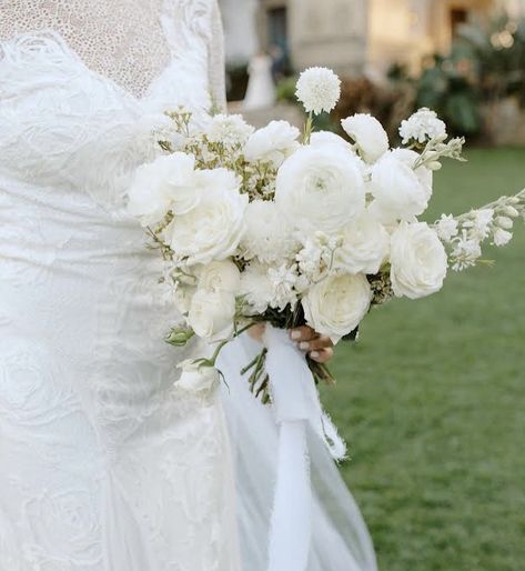 White Posy Bouquet, Medium Bridal Bouquet, Soft Wedding Flowers, White Dahlia Wedding Bouquets, White Modern Bouquet, Homecoming Bouquet, Neutral Bridal Bouquet, All White Bridal Bouquet, White Wedding Flowers Bouquet