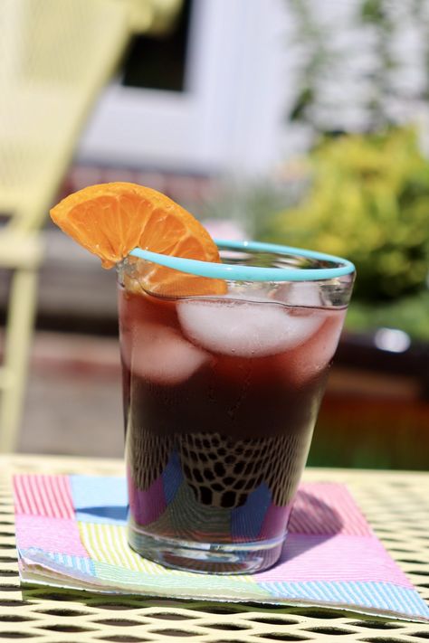 Elderberry Iced Tea – The Fountain Avenue Kitchen Vegan Beverages, Elderberry Tea, Elderberry Recipes, Trifle Pudding, Iced Tea Recipes, Elderberry Syrup, Pie Tart, Summer Celebration, The Fountain