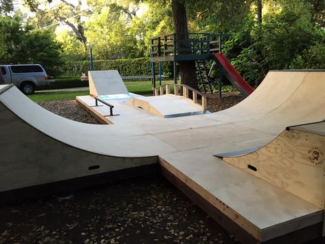 Skatepark Ramp, Skate Rails, Indoor Skatepark, Backyard Skatepark, Skatepark Design, Pumpkin Patch Farm, Mini Ramp, Backyard Sports, Skate Ramps