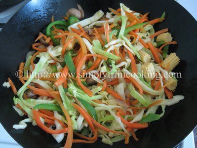 Vegetable Chow Mein | Simply Trini Cooking Trinidad Chow Mein Recipe, Chow Mein Recipe Vegetable, Vegetable Chow Mein, Trinidad Recipes, Chow Mein Recipe, Trini Food, Chinese Vegetables, Sweet Pepper, Vegetarian Cabbage