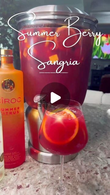 Ciroc Mixed Drinks, Summer Berry Sangria, Cocktails Spring, Berry Sangria, Ciroc Vodka, Alcoholic Punch, Champagne Cocktails, Mix Drinks, Party Drinks Alcohol