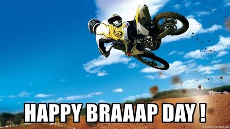 Moto Quotes, Motocross Funny, Bike Meme, Bike Ride Quotes, Hunting Jokes, Dirt Bike Quotes, Motorcycle Memes, Green Barn, Dirt Biking