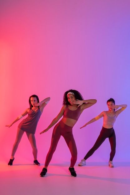 Zumba Astetic, Zumba Photoshoot, Zumba Photography, Zumba Aesthetic, Women Having Fun, Aerobic Dance, Dance Zumba, Exercise Dance, Fit Dance