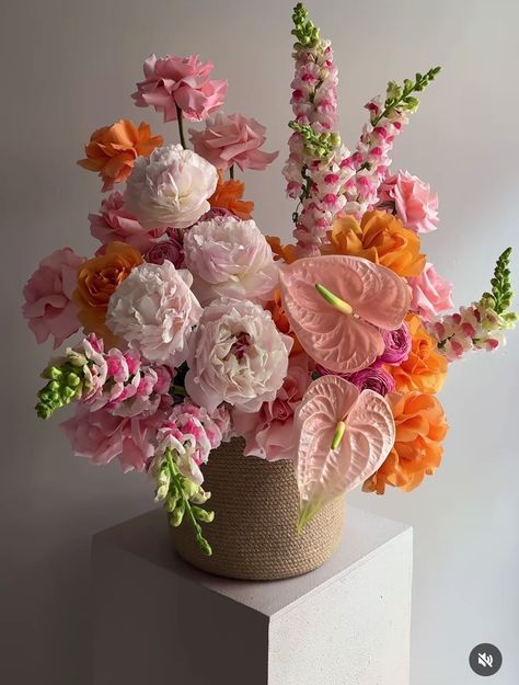 siciliaflowers Floral Therapy, Orange And Pink Wedding, Pink Flower Arrangements, Yellow Bouquets, Fresh Flowers Arrangements, Flower Therapy, Beautiful Bouquet Of Flowers, Beautiful Flower Arrangements, Luxury Flowers