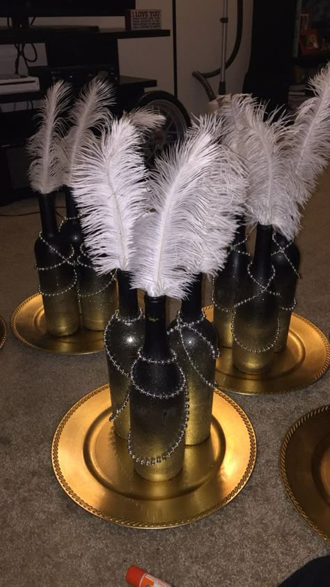 1920s Party Decorations, Harlem Nights Theme, Harlem Nights Party, Gatsby Birthday Party, Gatsby Party Decorations, Speakeasy Party, Great Gatsby Theme, Roaring 20s Party, Gatsby Themed Party