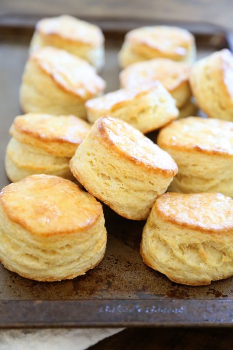 Best-Ever Buttermilk Biscuits Fluffy Biscuits, Side Dishes For Chicken, Tea Biscuits, Homemade Biscuits, Buttermilk Biscuits, Artisan Bread, Breakfast Treats, Biscuit Recipe, Oatmeal Cookies