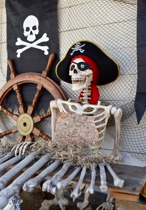 Skeleton Decoration Ideas, Goonies Halloween, Goonies Birthday, Goonies Party, Cardboard Pirate Ship, Los Goonies, Pirate Signs, Halloween Garage, Halloween Tablecloth