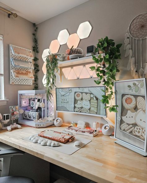 A closer look at the beautiful Lunar 01 "Caramel Latte" keyboard by @keysme_zone all the details are so cute 🥹 What's your favorite type of coffee drink? ☕️🌱🫶🏻 Mines a frappuccino ☁️🎐🫧🍃 desk setup | room | setup style | minimalist | pc setup | cozy #deskspace #deskaesthetic #deskinspo #desksetups #deskgoals #workdesk #deskgram #deskview #gamingsetup #setupinspiration #pcsetup #dreamsetup #setupgoals #cozysetup #cozygaming #green #aesthetic #brown #coffee Minimalist Pc Setup, Office Idea, Pc Gaming Setup, Desk Goals, Desk Inspo, Aesthetic Brown, Office Games, Caramel Latte, Brown Coffee