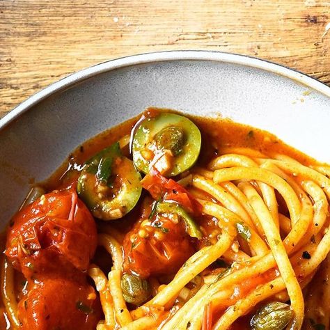 Anna Chwistek on Instagram: "Pasta puttanesca - A traditional Italian pasta that’s super easy to make with just a few simple ingredients. My version is a vegetarian, garlicky tomato sauce made with sweet cherry tomatoes, brought to a high level of flavor by adding briny capers and buttery olives. Ready in a flash, delicious and budget-friendly! Grab the recipe link in my bio!! Follow @anna_s_table for more recipes ✔️RECIPE + FULL COOKING VIDEO on my blog Ingredients 12 ounces spaghetti 3 tbsp Anna Chwistek, Traditional Italian Pasta, Pasta Puttanesca, Pasta Sauces, Low Sodium Soy Sauce, Green Olives, More Recipes, Italian Pasta, Sweet Cherries