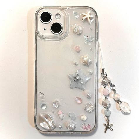 credit to: @/cute.citrine on ig Phone Decoration Ideas, Aesthetic Phonecases, Iphone Case Diy, Custom Phone Cases Ideas, Aesthetic Cases, Diy Resin Phone Case, Clear Phone Case Design, Resin Phone Case, Cute Ipod Cases