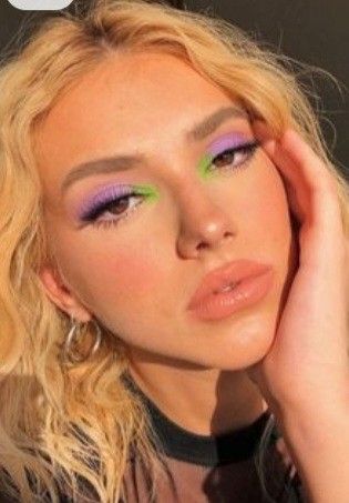 Formal Eye Makeup, Neon Eyeshadow, Makeup Looks For Green Eyes, Makeup Tutorial Foundation, Revlon Makeup, Make Up Tutorials, All Natural Makeup, Makeup Tutorial Step By Step, Makeup Step By Step