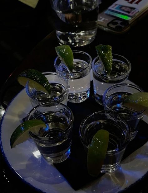 (repost) #shots #tequila #vodka #drinks #aesthetic #night #nightlife #club #dark Alcohol Aesthetic, Fancy Drinks, Pretty Drinks, Think Food, 웃긴 사진, Night Aesthetic, Party Girls, Mojito, Aesthetic Food