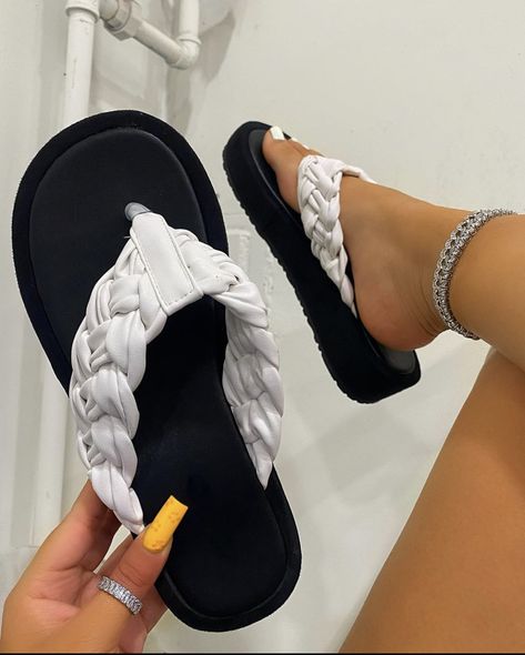 Simple Slippers For Women, Fancy Slippers, Trendy Slippers, Fancy Sandals, Women Slippers Fashion, Pretty Sandals, Fashion Shoes Heels, Cute Shoes Heels, Shoes Heels Classy