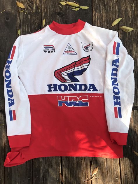 1987 Honda HRC Sweater Jersey Adidas Poster, Leather Front Pocket Wallet, Automotive Logo Design, Honda Racing, Ragamuffin, Street Fashion Men Streetwear, Mens Outfit Inspiration, Racing Shirts, Jaco