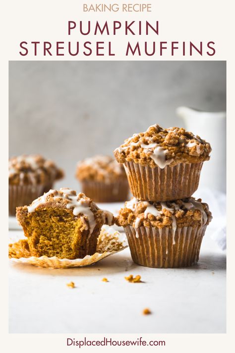 Super moist, easy to throw together Pumpkin Streusel Muffins recipe that is loaded with fall spices!! xo Pumpkin Chocolate Chip Muffin Recipe, Pumpkin Apple Muffins, Moist Pumpkin Muffins, Pumpkin Streusel, Pumpkin Streusel Muffins, Muffins Recipes, Streusel Muffins, Pumpkin Chocolate Chip Muffins, Muffin Streusel