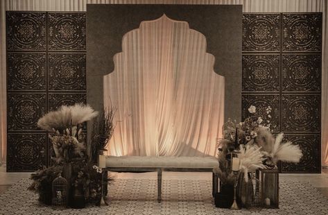 Punjabi Wedding Decor, Moroccan Wedding Decor, Moroccan Wedding Theme, Small Wedding Decor, Wedding Reception Layout, Wedding Background Decoration, Dream Wedding Decorations, Mehndi Decor, Wedding Planning Decor