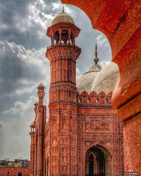 PAKISTAN, Badshahi mosque, Lahore, Punjab, Pakistan Pakistan Badshahi Mosque, Badshahi Mosque Drawing, Pakistani Mosques, Badshahi Mosque Photography, Badshahi Mosque Painting, Badshahi Mosque Aesthetic, Pakistani Buildings, Pakistan Scenery, Lahore Mosque