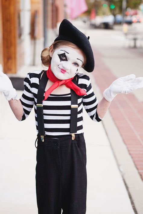 Circus Costume Kids, Mime Halloween Costume, Carnaval Kids, Mime Costume, Purim Costumes, Halloween Costume Toddler Girl, Halloween Kids Costumes Girls, Circus Costume, Creative Costumes