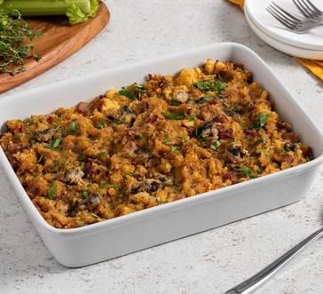 Oyster Cornbread Stuffing, Oyster Stuffing, Dressing Recipes Thanksgiving, Cajun Shrimp Recipes, Cornbread Recipe Sweet, Cornbread Recipes, Thanksgiving Meals, Cornbread Stuffing, Thanksgiving Decorating