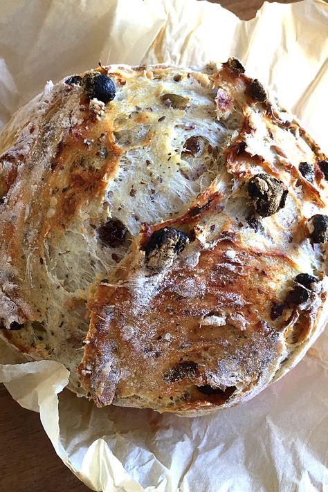 Made with nutrient-rich nuts and seeds, oats, raisins and ground Made with nutrient-rich nuts and seeds, oats, raisins + ground flaxseed for added fibre then lightly sweetened with maple syrup. It’s a year-round staple in our kitchen and a must-try for all you toast lovers out there! | #mueslibread #artisanbread #homemadebread #artisanbreadrecipe #easybreadrecipe #nokneadbreadrecipe #muesli #maplesyrup #artisanbreads