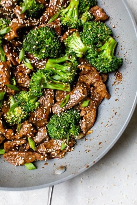 This Broccoli Beef satisfies my craving for Chinese takeout but with less oil and sugar than what you’ll find at most restaurants. #BroccoliBeef #beefandbroccoli Chinese Beef And Broccoli, Beef And Broccoli Recipe, Chinese Beef, Rasa Malaysia, Beef And Broccoli, Broccoli Recipe, Broccoli Stir Fry, Brown Sauce, Beef Stir Fry