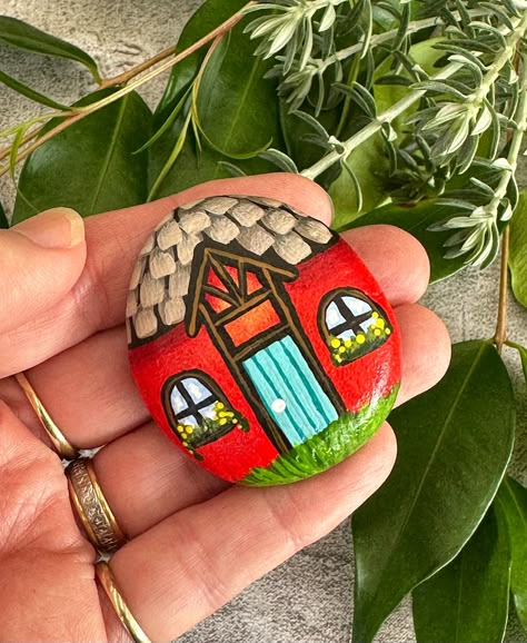 Four Seasons Painting, Rock Houses, Bob Hairstyles Short, Garden Rock Art, Stone Art Painting, Posca Art, Bird Houses Painted, Painted Rocks Craft, Haircut Short