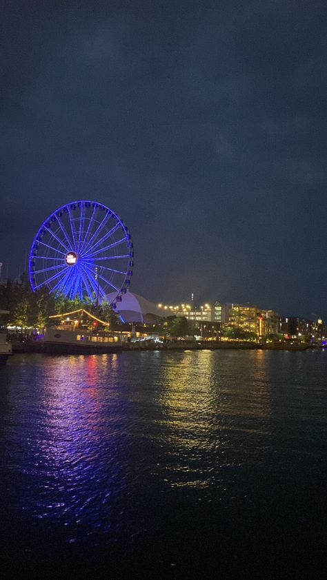 Navy Pier Chicago Ferris Wheel, Chicago Ferris Wheel, Chicago Pier, Usa Life, Navy Pier Chicago, Chicago Aesthetic, Moving To Chicago, Navy Pier, City College