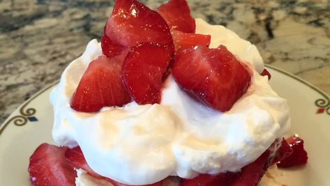 Easter Dinner Menus, Torte Recipe, Food Test, Yummy Eats, How Sweet Eats, Sweets Recipes, Puddings, Fruit Desserts, Pavlova