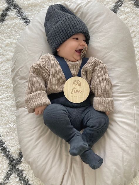 Baby Easter Pictures, Baby Picture Outfits, 8 Month Baby, 2 Month Old Baby, Baby Birthday Photoshoot, Baby Boy Winter Outfits, Baby Boy Pictures, Baby Boy Clothes Newborn, Newborn Baby Boy