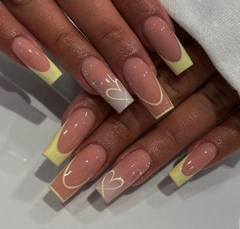 Yellow 💛 Yellow Nails #fyp #nails #nailsofinstagram #nailsoftheday #nailsonfleek #nailsart #nailaddict #nailaddict #nailartist Girly Acrylic Nails Summer, Nail Printemps, Gel X Nail Designs Square, Nail Inspo With Gems, Fun Nail Designs Creative, Trendy Square Nails, Square Shape Nails, Yellow Nails Design, Girly Acrylic