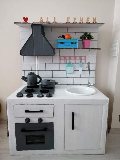 Cardboard Kitchen Diy For Kids, Diy Kitchen Toy, Diy Cardboard Kitchen, Kitchen Cardboard, Cardboard Kitchen, Diy Kids Kitchen, Cardboard Crafts Kids, Hadiah Diy, Kitchen Sets For Kids