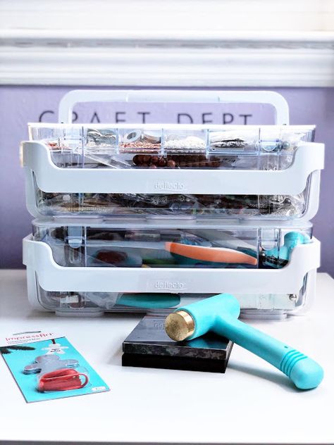 Jewelry Craft Room, Craft Studio Ideas, Large Storage Containers, Organizing Jewelry, Organize Jewelry, Jewelry Stamping, Craft Room Storage, Craft Studio, Make Life Easier