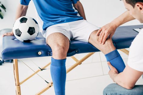 How Getting a Sports Medicine Degree Can Help Your Health Career https://www.universitymagazine.ca/how-getting-a-sports-medicine-degree-can-help-your-health-career/ #Career #SportsMedicine Benefits Of Chiropractic Care, Benefits Of Sports, Physiotherapy Clinic, Health Careers, Chiropractic Care, Sports Injury, Sports Medicine, Knee Injury, Athletic Performance