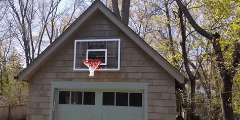 Diy Basketball Hoop, Basketball Pole, Diy Basketball, Basketball Goal, Man Shed, Basketball Goals, A Basketball, Garage House, Weekend Warrior