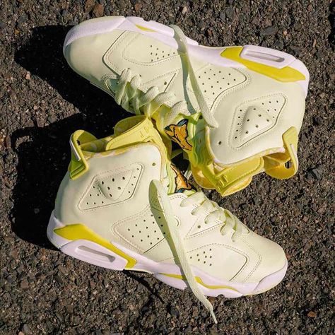 Pearl Outfit, Air Jordan 6 Retro, Jordan 6 Retro, Couple Shoes, Air Jordan 6, Jordan 6, Latest Sneakers, Air Jordan Shoes, Womens Wedges