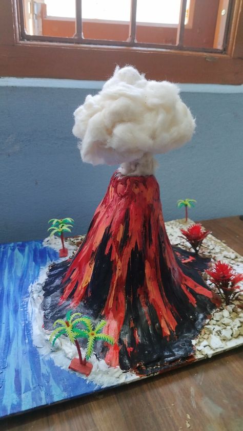 Diy Volcano Projects, Volcano Projects, Science Exhibition Projects, Origami Projects, Easy Art For Kids, Science Crafts, Science Projects For Kids, Preschool Arts And Crafts, Scarf Knitting