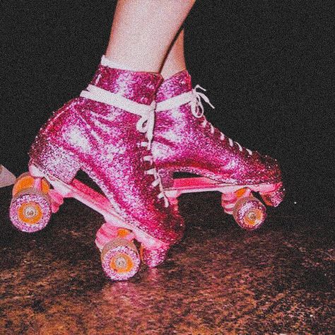 Edit by - @where_have_yall_been_at_ on ig #rollerskating  #rollerskates #rollerdisco #disco #discoaesthetic #aestheticedits #aestheticart #70saesthetic #60sfashion #80saesthetic 80s Disco Aesthetic, 70’s Disco, Disco Aesthetic, Disco 70s, 80s Disco, Disco Funk, Album Aesthetic, Disco Night, Roller Disco