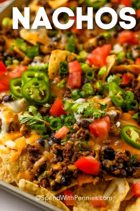 Nachos Recipe Easy Ground Beef, Best Nachos Recipe Ground Beef, Hamburger Nachos Recipe Beef, Classic Nachos Recipe, Ground Beef Nachos Recipe, Basic Nachos Recipe, Best Nachos Recipe, Easy Nachos Recipe Beef, Beef Nachos Supreme