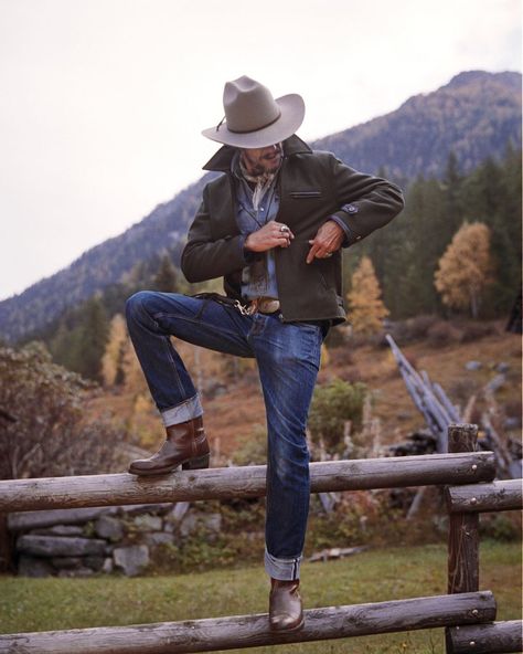 Man Western Outfit, Cowboy Men Aesthetic, Men Western Outfits, Modern Cowboy Style Men, Mens Cowboy Style, Wilderness Living, Cowboy Vibes, Cowboy Men, Cowboy Fashion