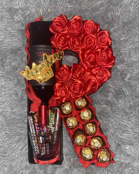 Small Valentines Baskets For Him, Valentines Gift For Boyfriend Chocolate, Fillable Letters Ideas, Valentines Small Business Ideas, Liquor Bouquet For Men, Letter Gift Box Ideas, Valentines Bouquet For Him, Mother’s Day Gifts Baskets, Valentines Gift Ideas For Girlfriend