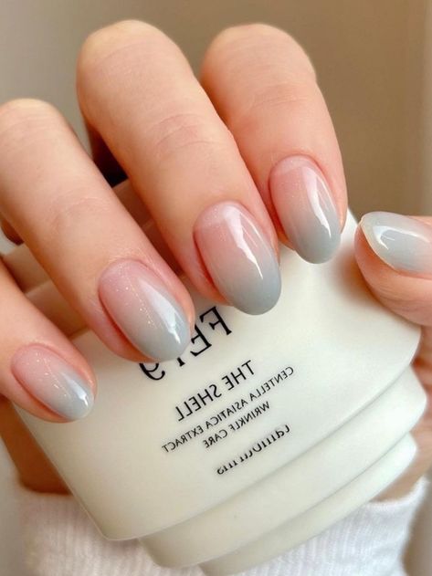 shimmery sage green ombre nails Simple Ombre Nails, Sage Green Nails, Ombre Chrome Nails, Faded Nails, Bridesmaids Nails, Minimal Nails Art, Nails Ombre, Milky Nails, Chrome Nails Designs