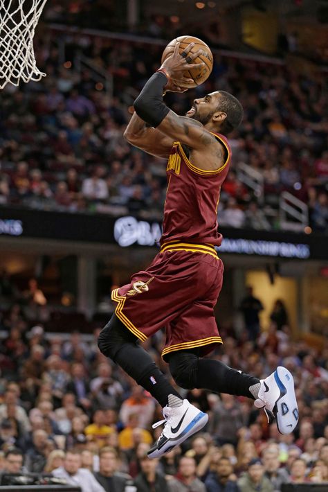 Kyrie Irving in a player's edition of the Nike Kyrie 3. Kyrie Irving 2, Irving Wallpapers, Irving Nba, Nba Basket, America Wallpaper, Nike Kyrie 3, Kyrie 3, Basket Nba, Basketball Highlights